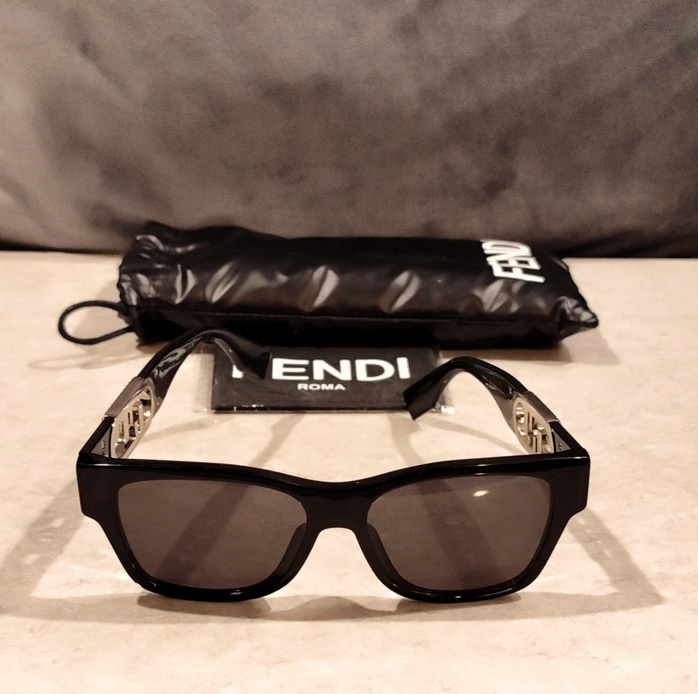 NEW FENDI O'LOCK FF CRYSTAL LOGO BLACK UNISEX SUNGLASSES FULL INCLUSION - Picture 4 of 15